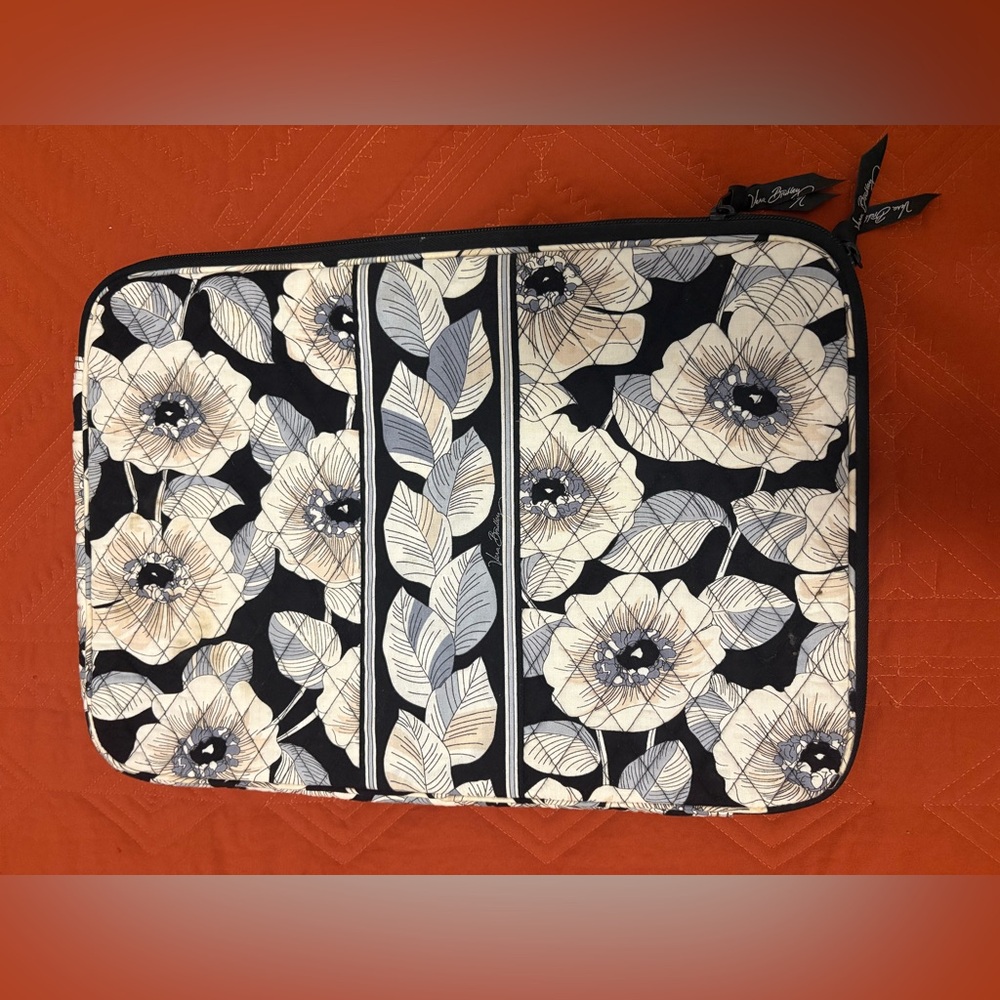 Vera Bradley Camellia Laptop Sleeve EUC Black Floral